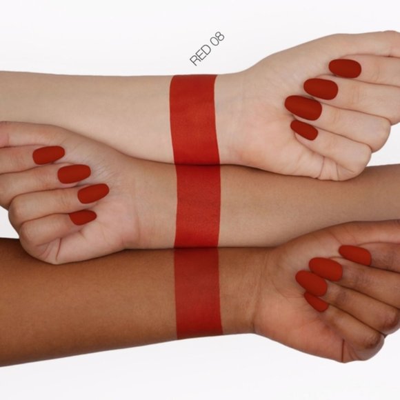 Huda Beauty - Liquid Matte Lipstick - Red 08 Lunar Newyear Collection - Picture 4 of 5